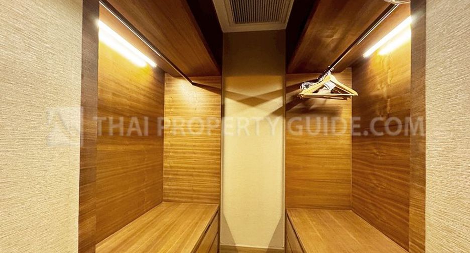 For rent 2 bedrooms condo in Phaya Thai, Bangkok