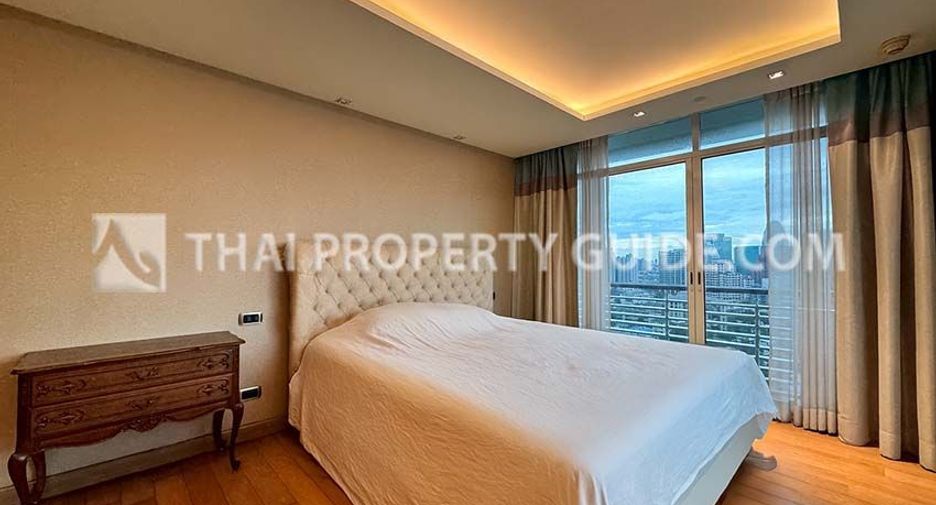 For rent 2 bedrooms condo in Phaya Thai, Bangkok