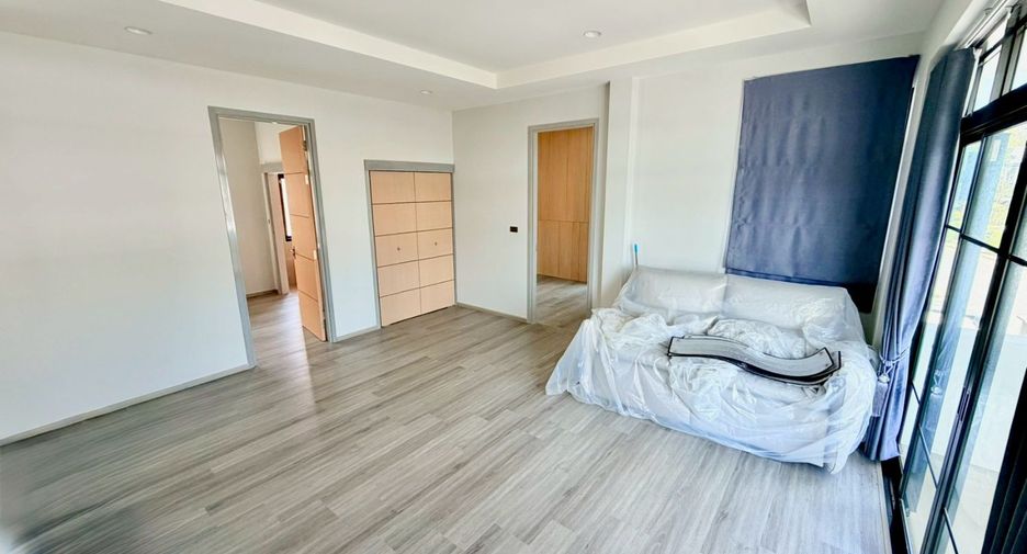 Casa en venta de 4 habitaciones en Ban Chang, Rayong