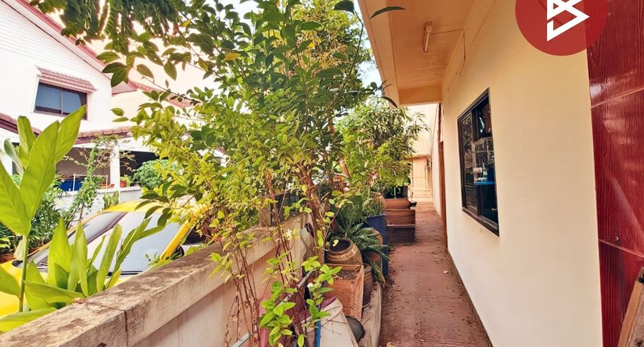 For sale 3 bedrooms townhouse in Mueang Chachoengsao, Chachoengsao