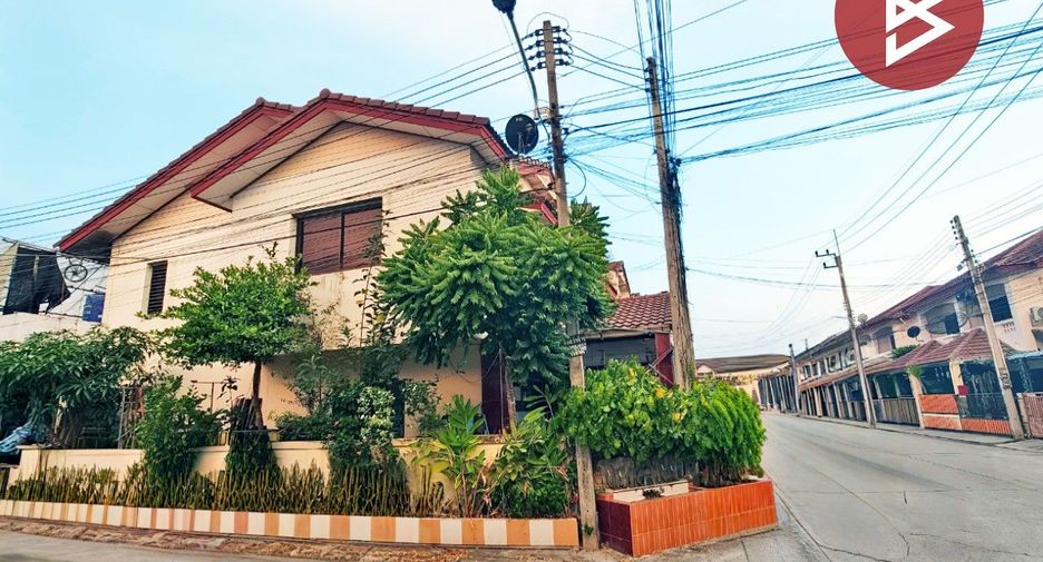 For sale 3 bedrooms townhouse in Mueang Chachoengsao, Chachoengsao