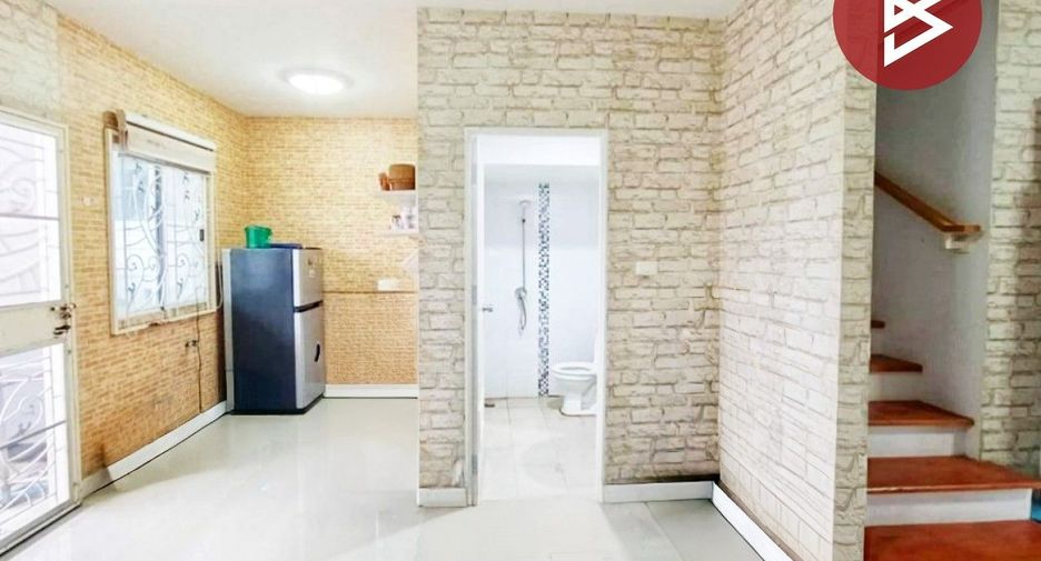 For sale 3 bedrooms townhouse in Mueang Chachoengsao, Chachoengsao