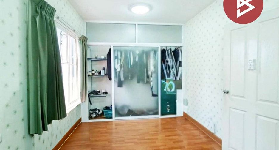 For sale 3 bedrooms townhouse in Mueang Chachoengsao, Chachoengsao