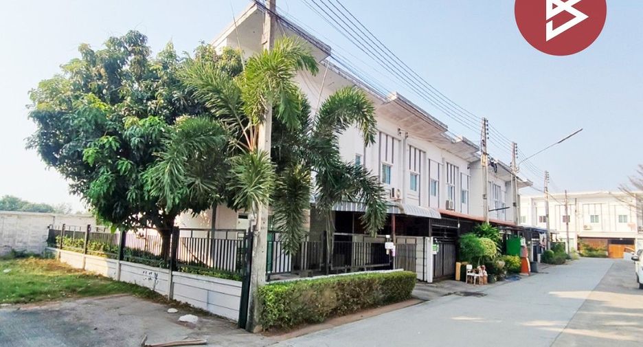 For sale 3 bedrooms townhouse in Mueang Chachoengsao, Chachoengsao