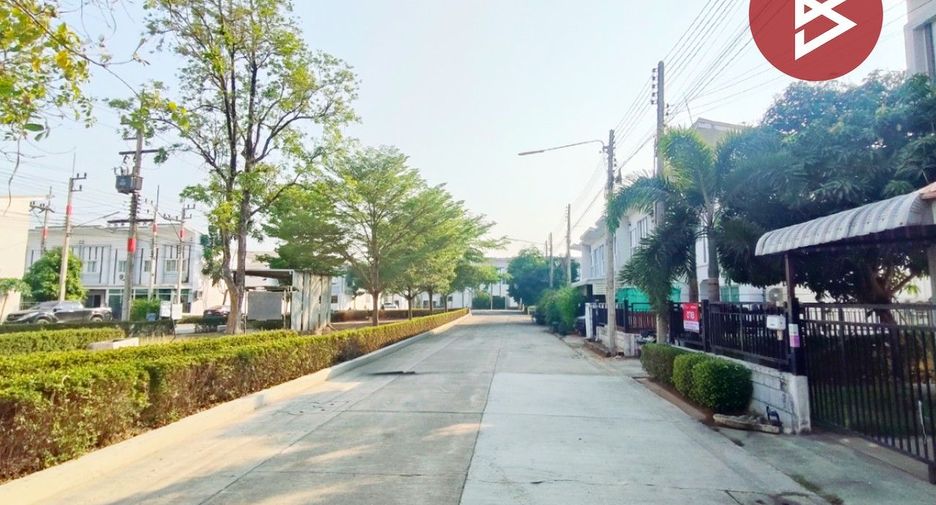For sale 3 bedrooms townhouse in Mueang Chachoengsao, Chachoengsao