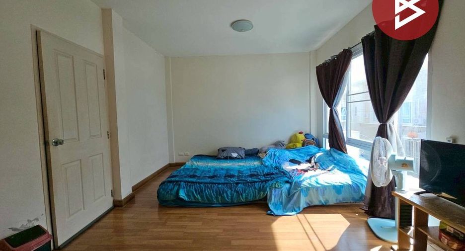 For sale 3 bedrooms townhouse in Si Racha, Chonburi