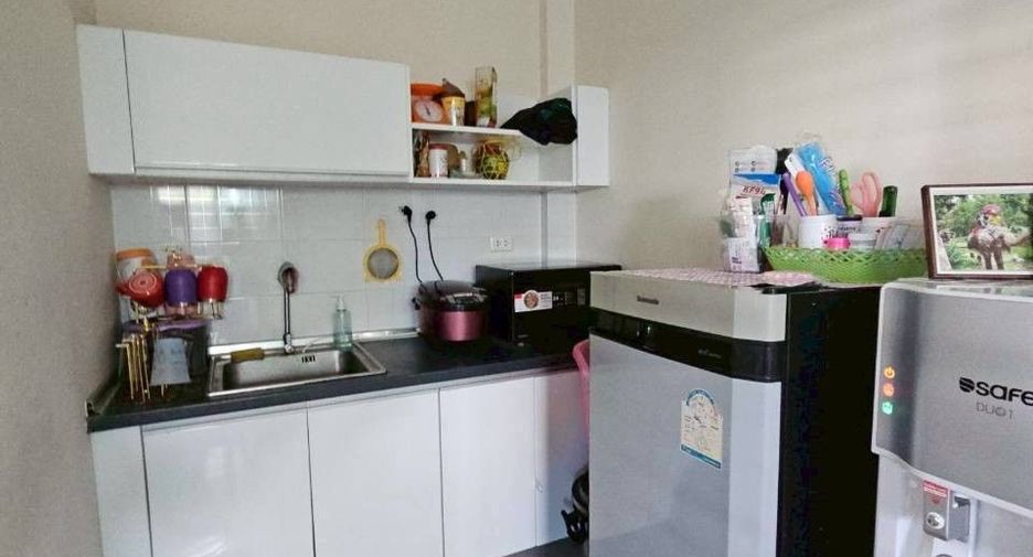 For sale 3 bedrooms townhouse in Si Racha, Chonburi