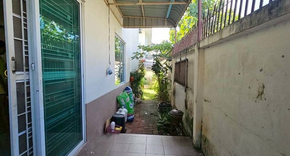 For sale 3 bedrooms townhouse in Si Racha, Chonburi