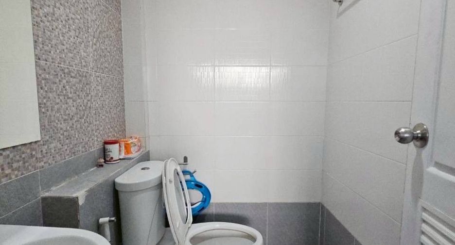 For sale 3 bedrooms townhouse in Si Racha, Chonburi