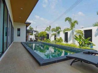 For rent 4 bedrooms villa in Bang Lamung, Chonburi