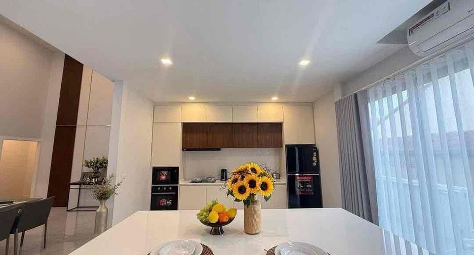 For rent 3 bedrooms villa in Central Pattaya, Pattaya