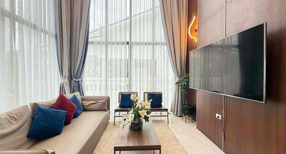 For rent 3 bedrooms villa in Central Pattaya, Pattaya