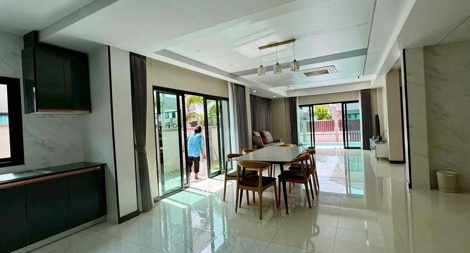 Villa en alquiler de 4 habitaciones en Bang Lamung, Chonburi