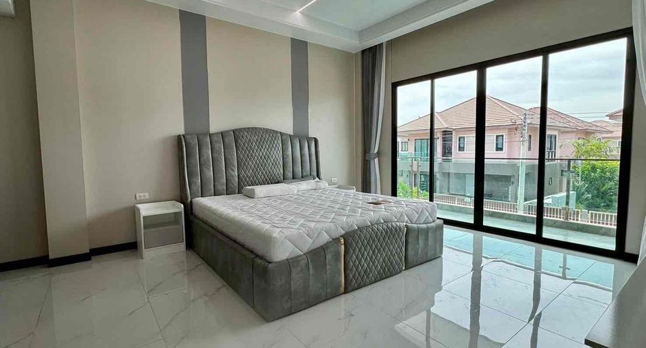 Villa en alquiler de 4 habitaciones en Bang Lamung, Chonburi