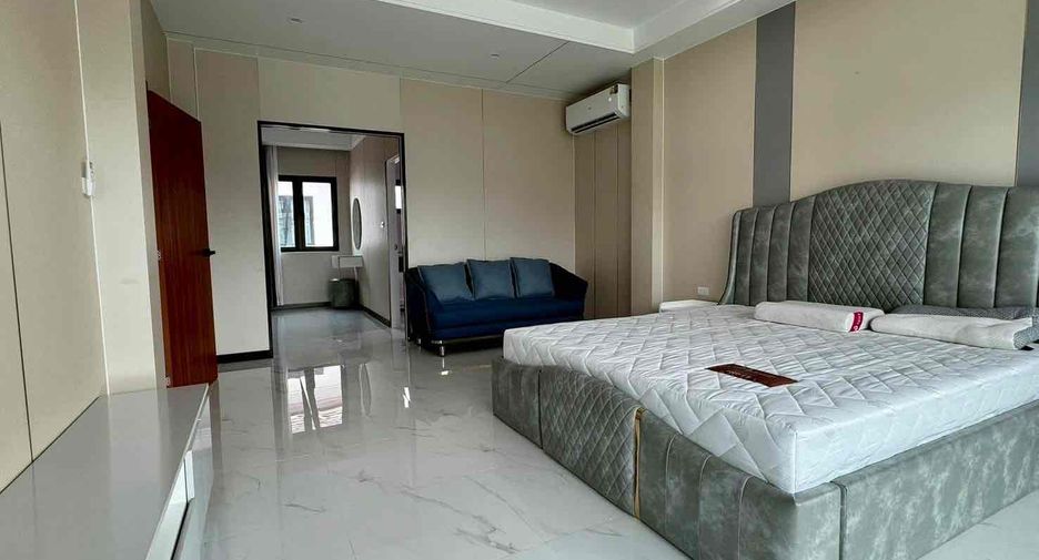Villa en alquiler de 4 habitaciones en Bang Lamung, Chonburi