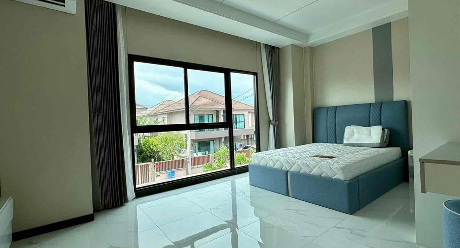 Villa en alquiler de 4 habitaciones en Bang Lamung, Chonburi