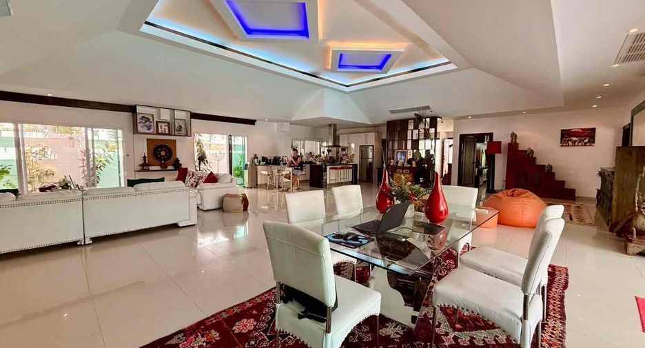 À louer 4 chambres villa à Bang Lamung, Chonburi