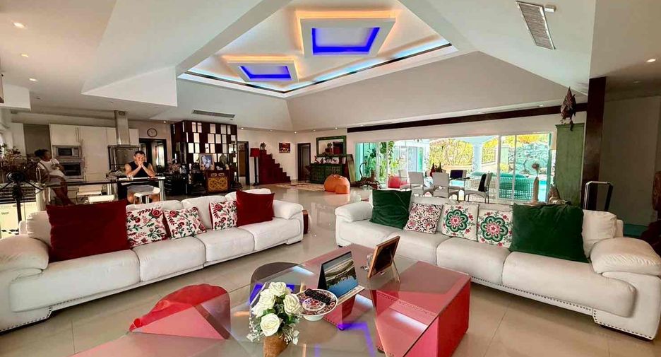 À louer 4 chambres villa à Bang Lamung, Chonburi