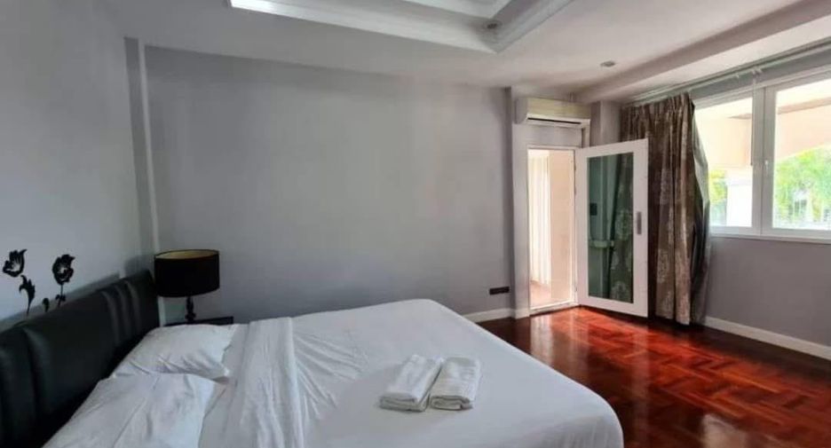 Villa zur Miete und zum Kauf mit 4 Zimmer in Bang Lamung, Chonburi