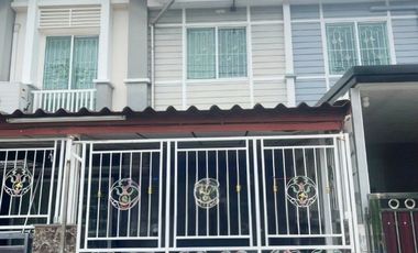 For sale 3 ベッドルーム townhouse in Bang Khun Thian, Bangkok