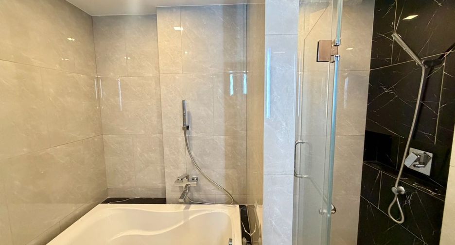 Wohnung zur Miete mit 2 Zimmer in Huai Khwang, Bangkok