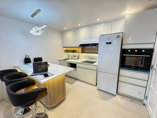 For rent 3 bedrooms condo in Yan Nawa, Bangkok