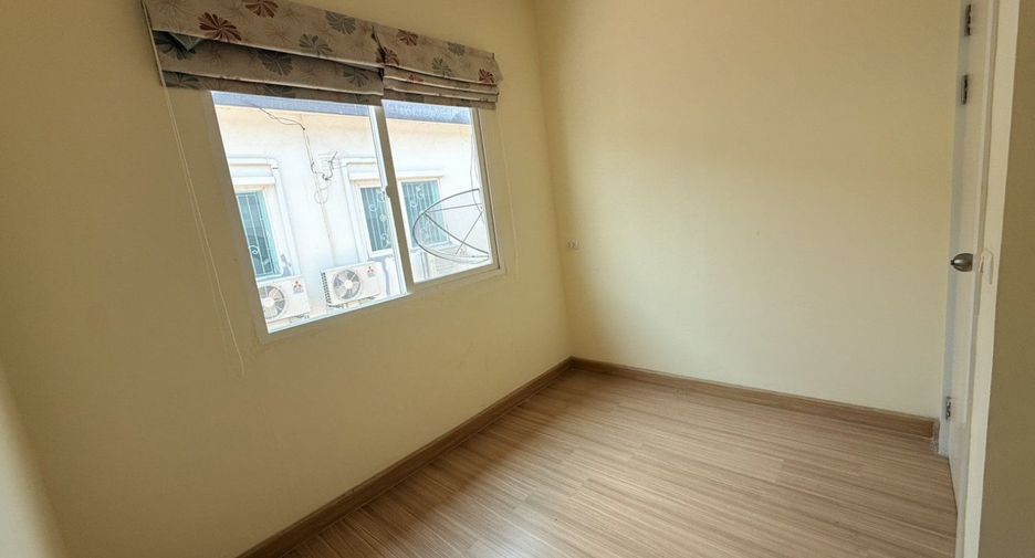 For sale 3 bedrooms townhouse in Bang Khun Thian, Bangkok