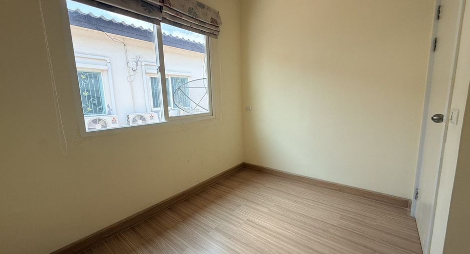 For sale 3 bedrooms townhouse in Bang Khun Thian, Bangkok
