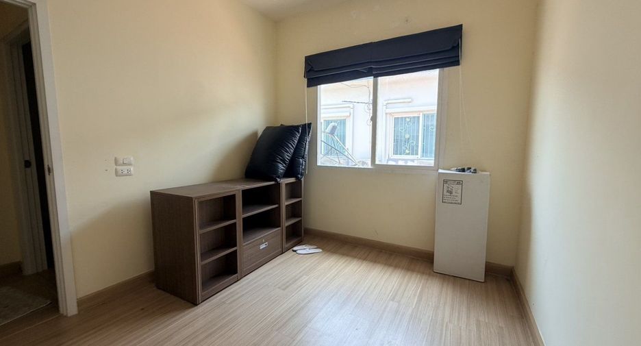 For sale 3 bedrooms townhouse in Bang Khun Thian, Bangkok