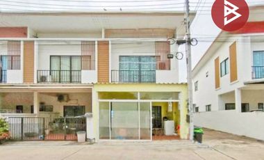 Casa adosada en venta de 3 habitaciones en Mueang Chon Buri, Chonburi