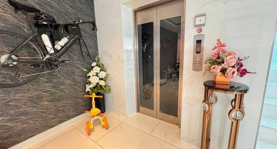 À louer 10 chambres villa à Bang Lamung, Chonburi