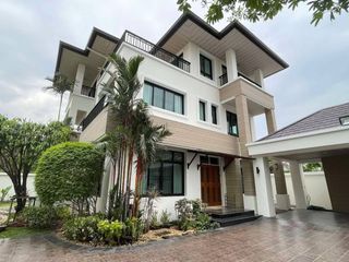 出租 7 卧室 独立屋 在 Chatuchak, 曼谷