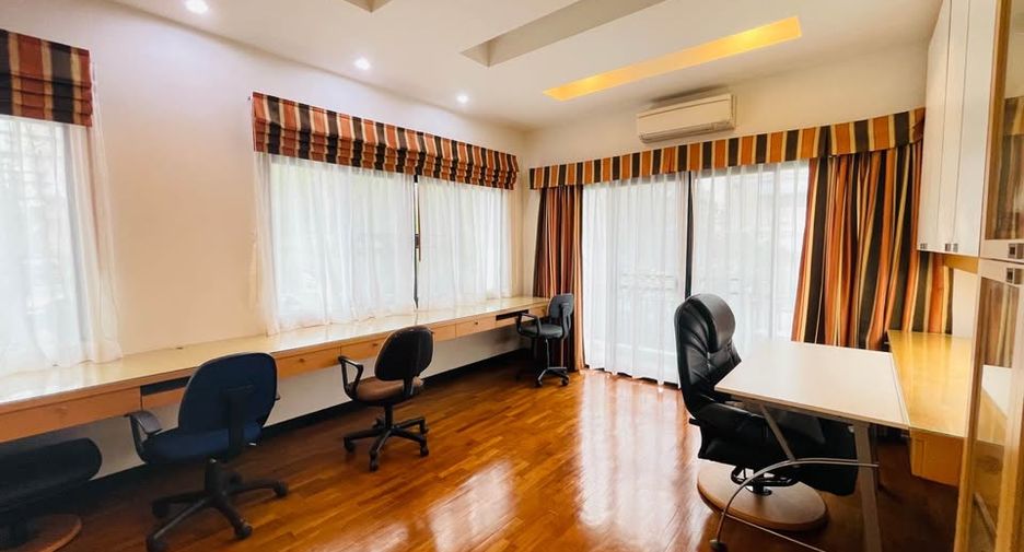 For rent 7 ベッドルーム house in Chatuchak, Bangkok