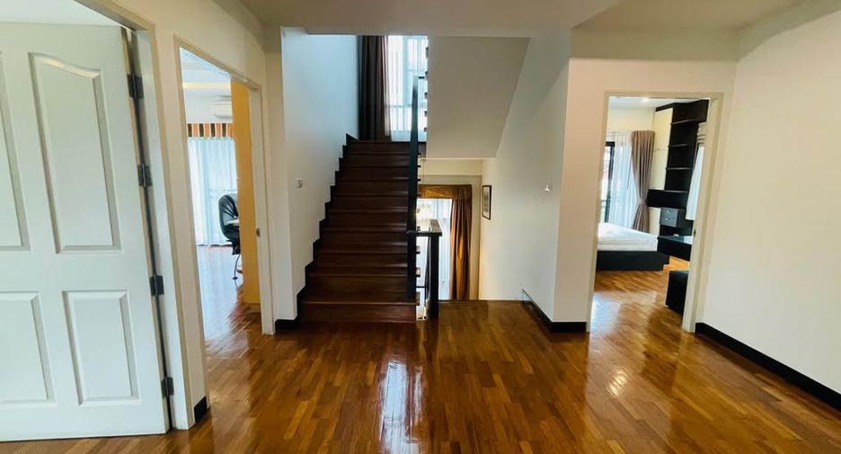 For rent 7 ベッドルーム house in Chatuchak, Bangkok