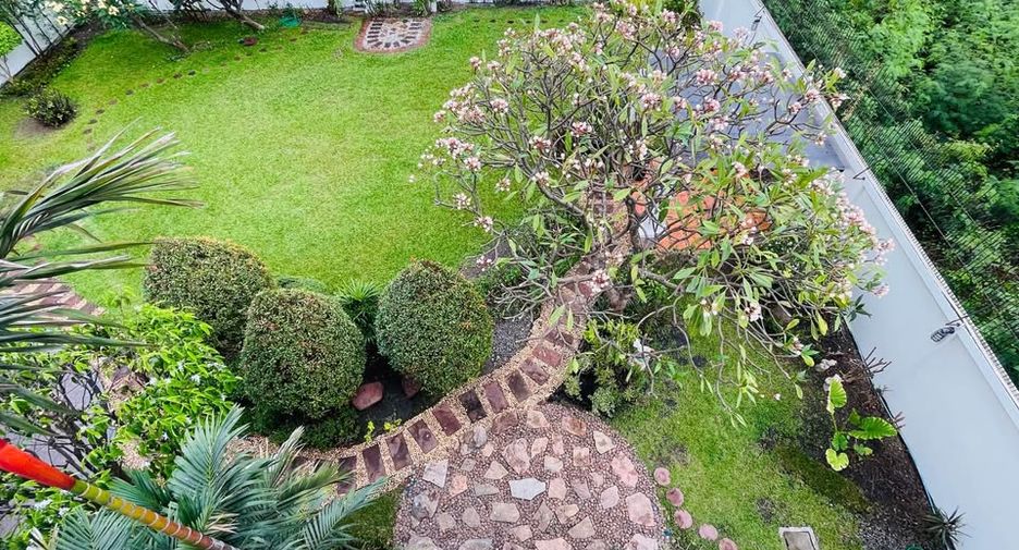 For rent 7 ベッドルーム house in Chatuchak, Bangkok