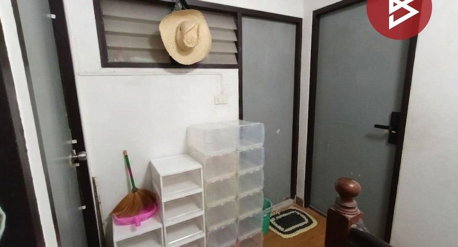 For sale 3 bedrooms townhouse in Thung Khru, Bangkok