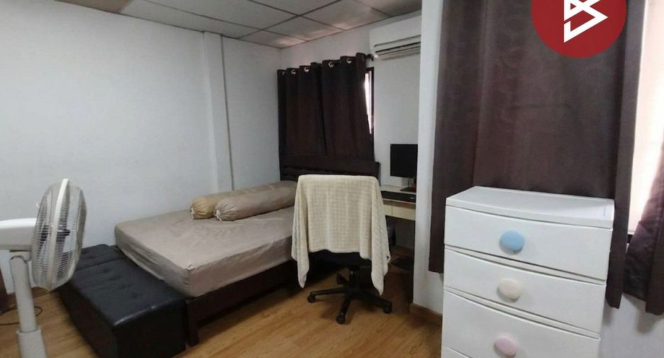 For sale 3 bedrooms townhouse in Thung Khru, Bangkok