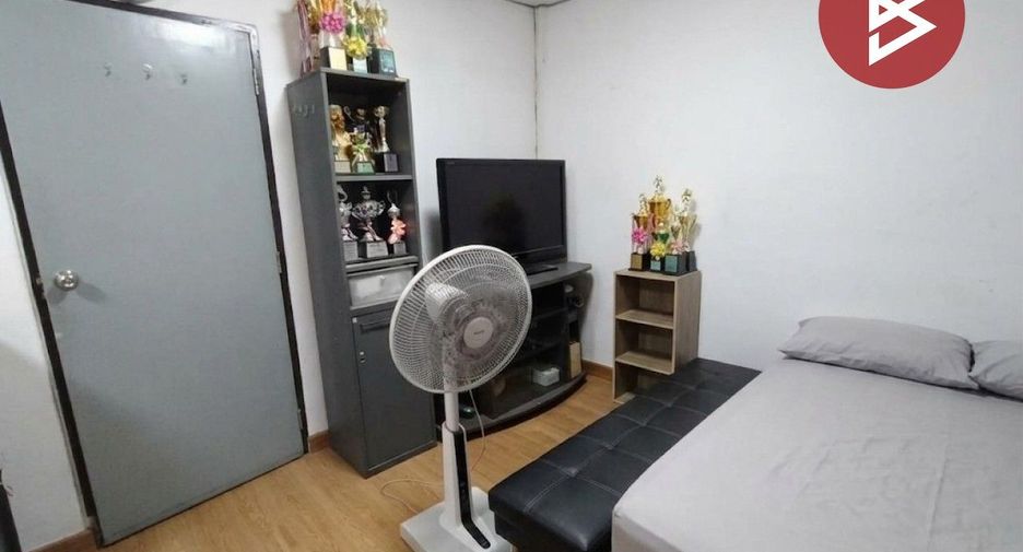 For sale 3 bedrooms townhouse in Thung Khru, Bangkok