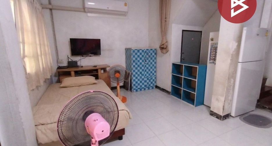 For sale 3 bedrooms townhouse in Thung Khru, Bangkok