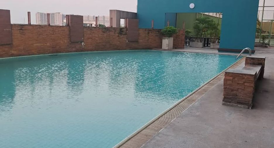 For sale 2 ベッドルーム condo in Pak Kret, Nonthaburi