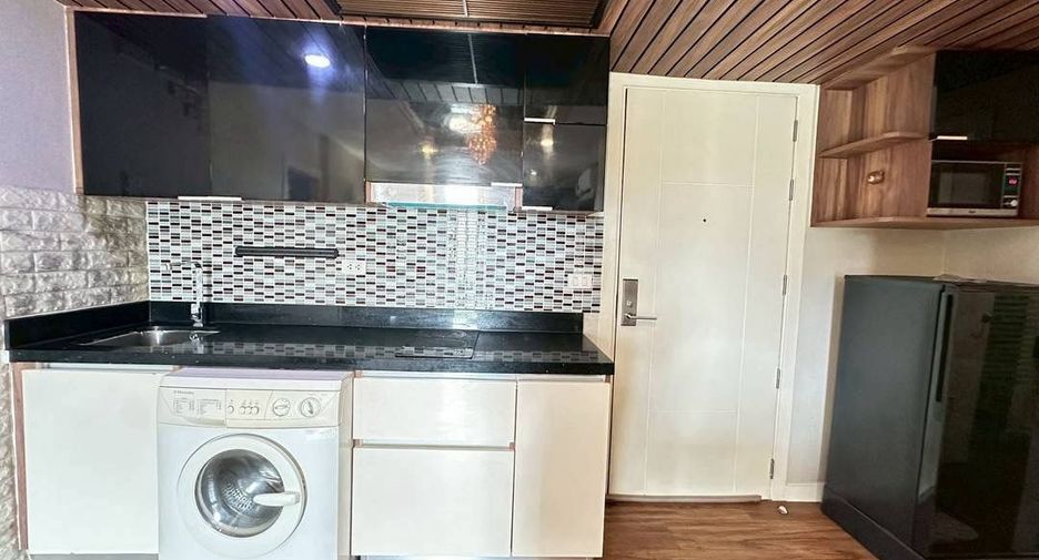 For rent 2 bedrooms condo in Bang Lamung, Chonburi