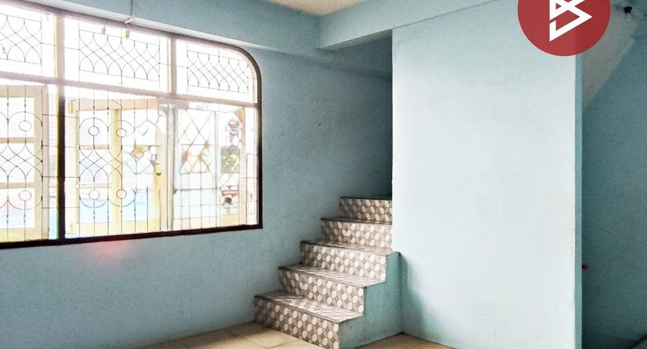 For sale 18 bedrooms retail Space in Bang Phlat, Bangkok