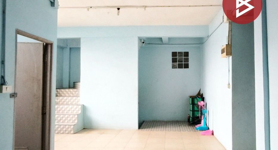 For sale 18 bedrooms retail Space in Bang Phlat, Bangkok