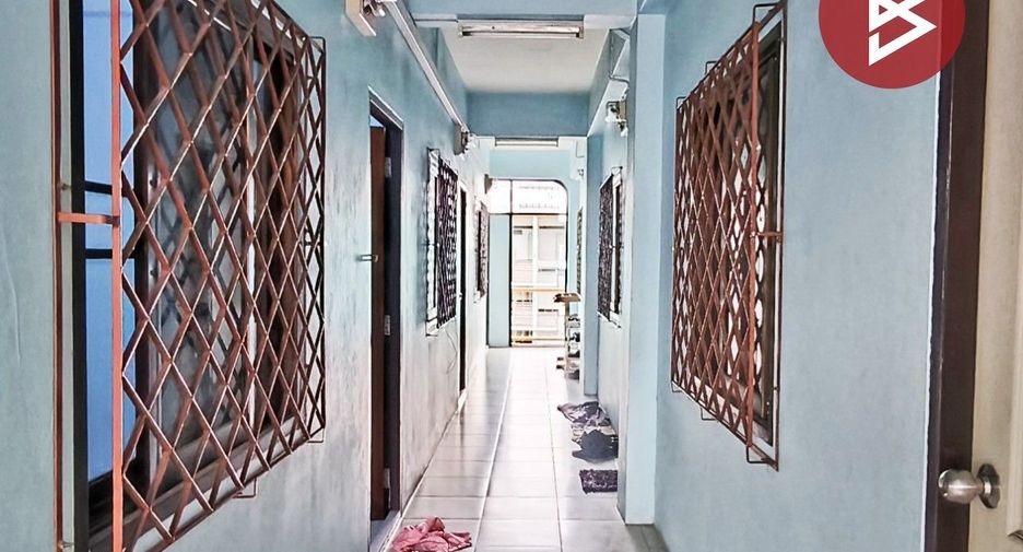 For sale 18 bedrooms retail Space in Bang Phlat, Bangkok