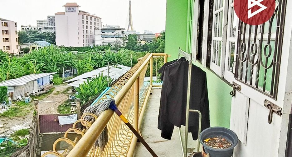 For sale 18 bedrooms retail Space in Bang Phlat, Bangkok