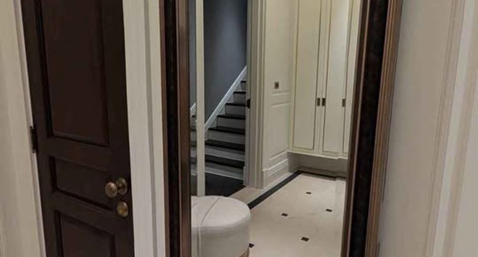Wohnung zur Miete mit 3 Zimmer in Pathum Wan, Bangkok