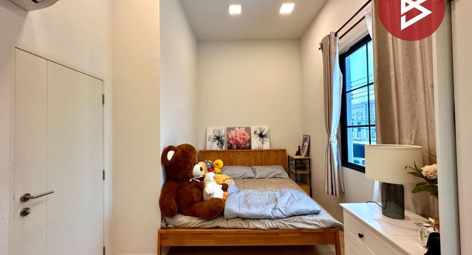For sale 3 bedrooms townhouse in Bang Phli, Samut Prakan