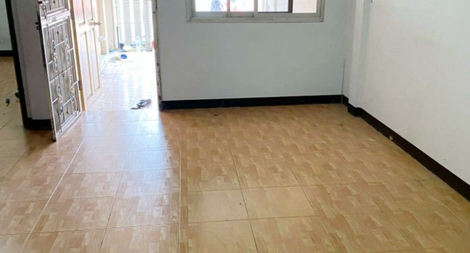For sale 2 bedrooms townhouse in Khlong Luang, Pathum Thani