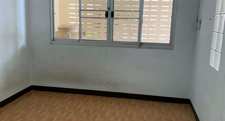 For sale 2 bedrooms townhouse in Khlong Luang, Pathum Thani