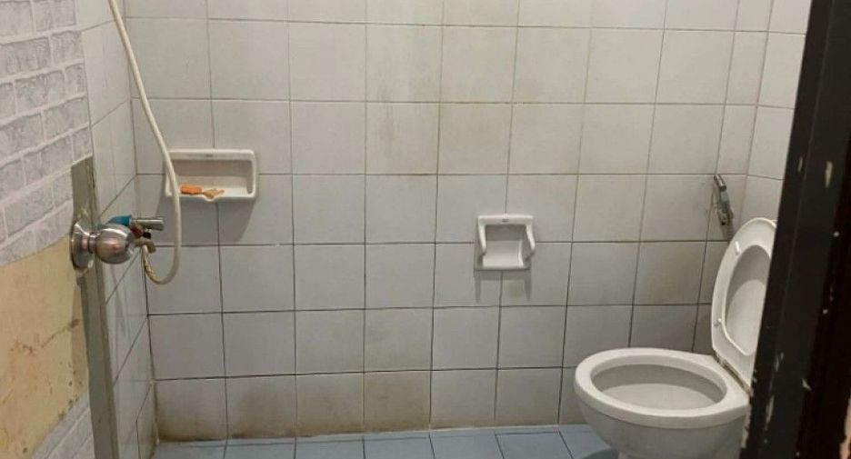 For sale 2 bedrooms townhouse in Khlong Luang, Pathum Thani